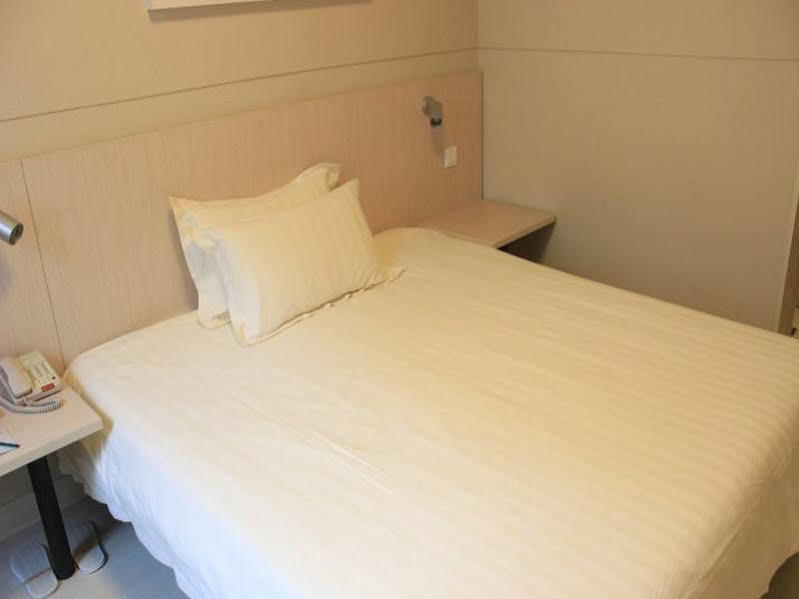 Jinjiang Inn Shenyang Zhongshan Square Medical University First Hospital Bagian luar foto